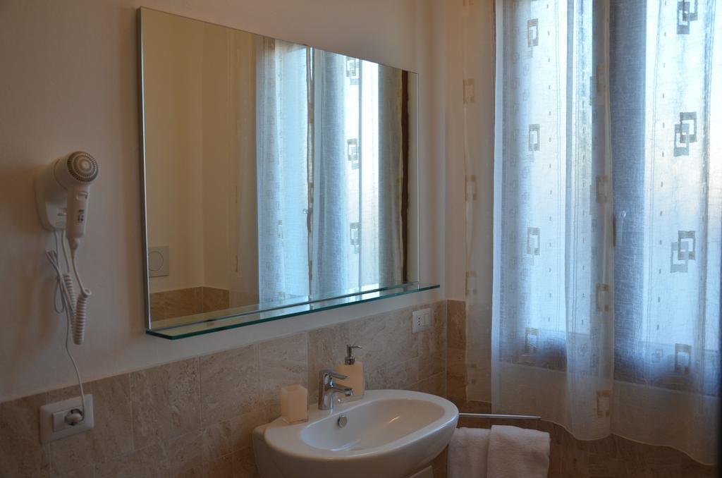 Affittacamere Il Vicoletto Olbia Phòng bức ảnh