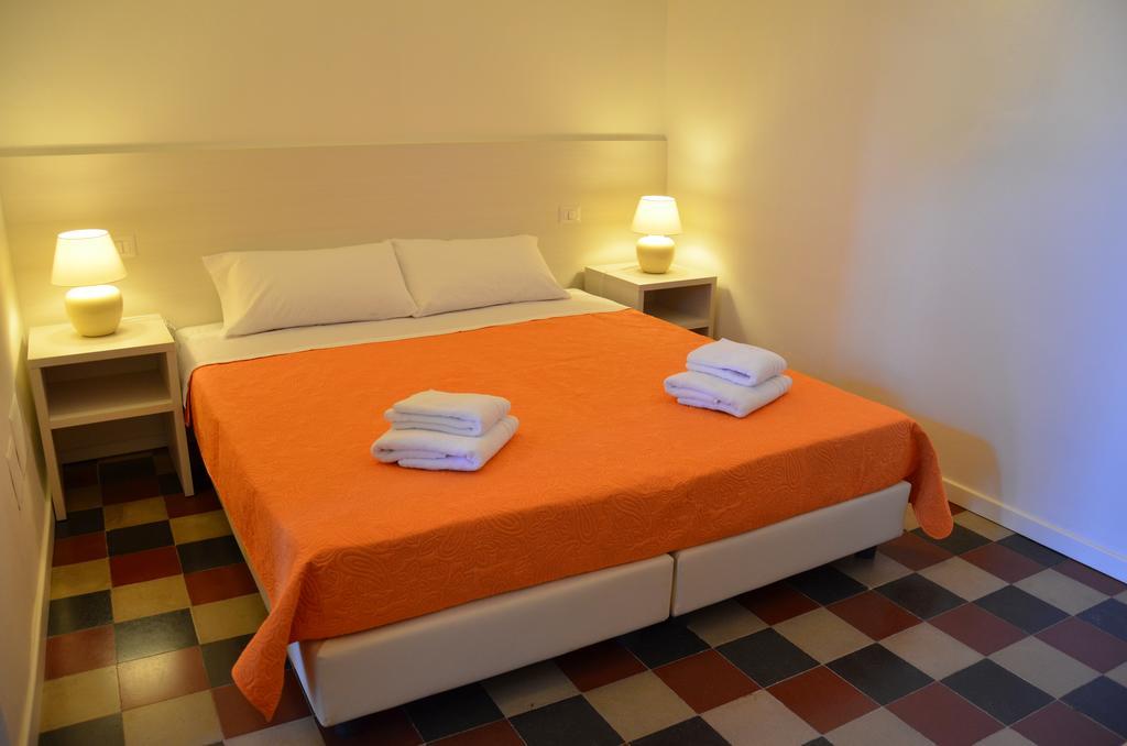 Affittacamere Il Vicoletto Olbia Phòng bức ảnh